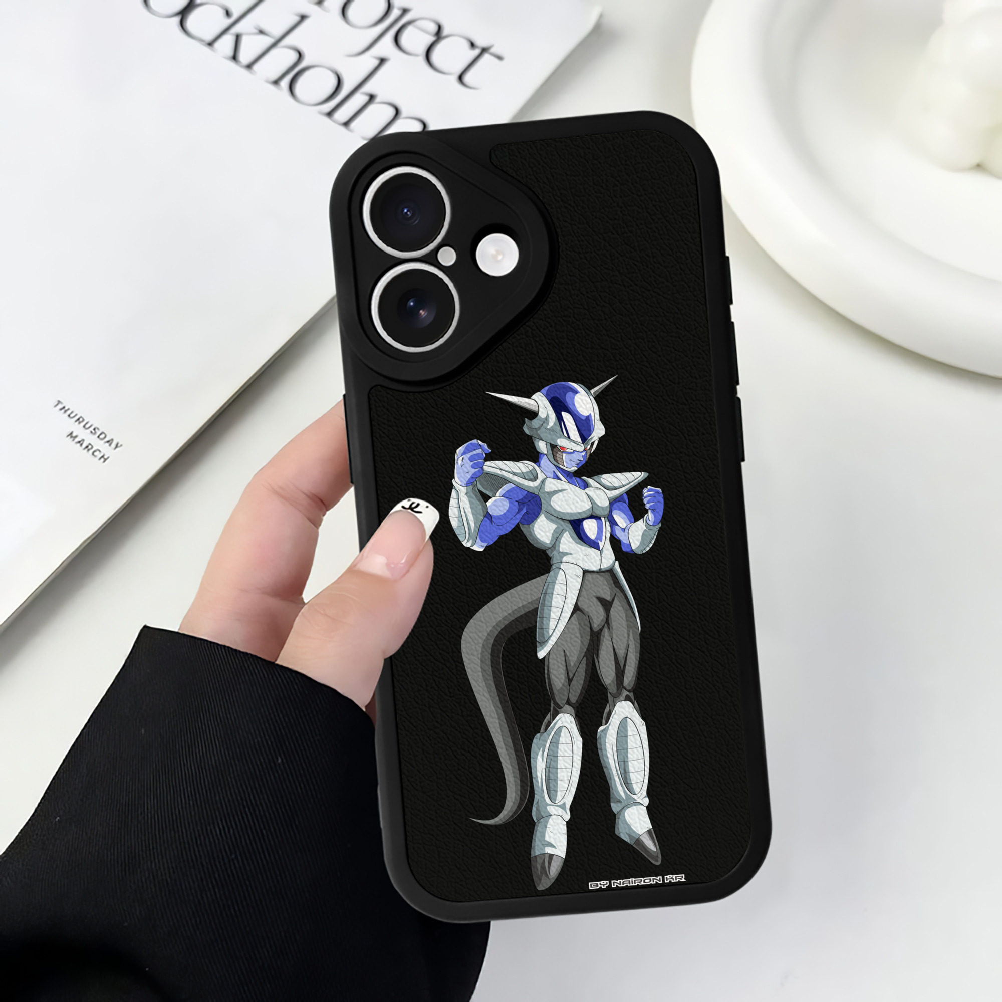 （画像用） ドラゴンボール フリーザ DRAGON BALL Frieza 【iPhone 16シリーズ対応】シリコンスマホケース（レザー調） 材質：シリコン